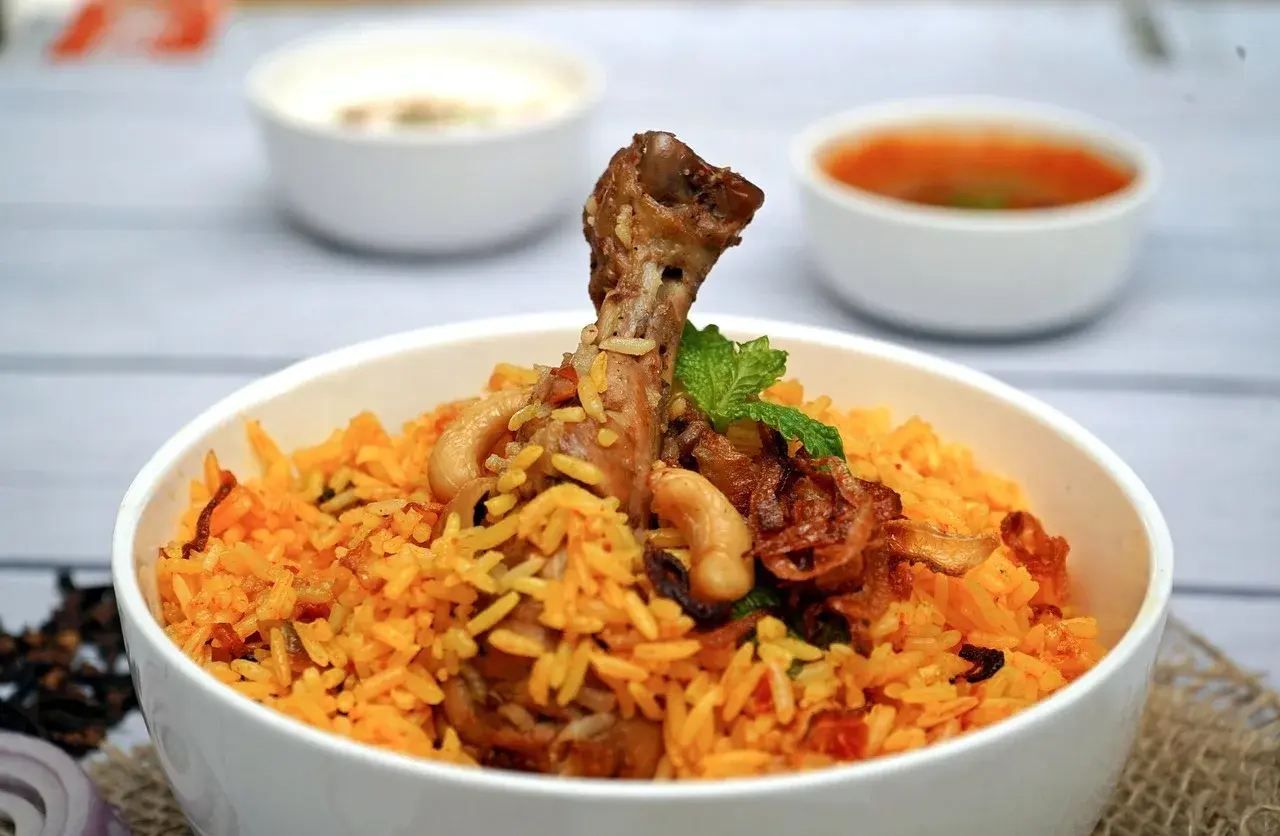 Arroz con pollo meloso