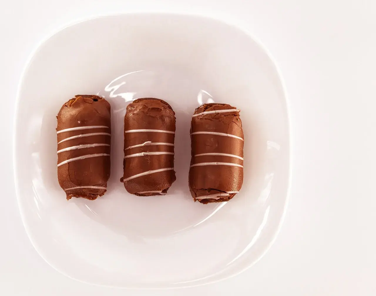 Tarta de tres chocolates